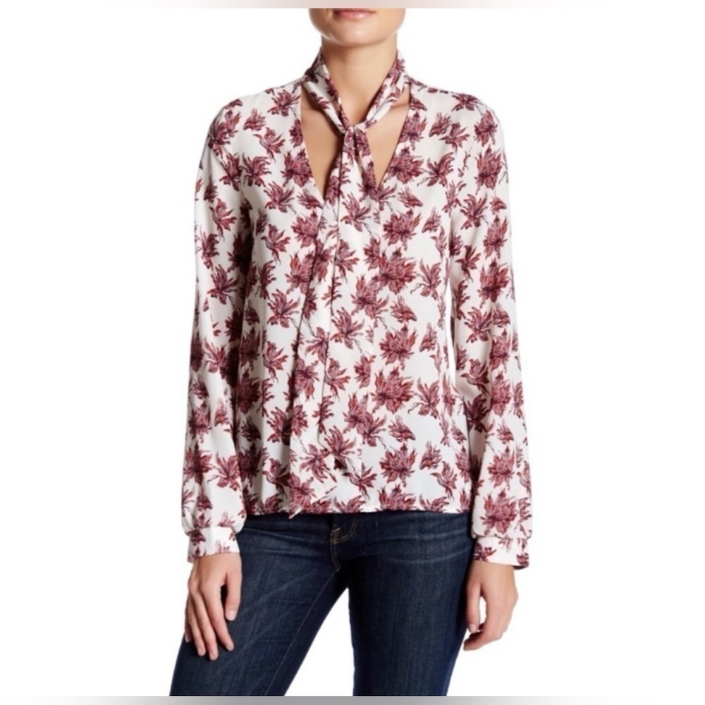 ASTR The Label Tie Neck Floral Print Blouse Size Medium